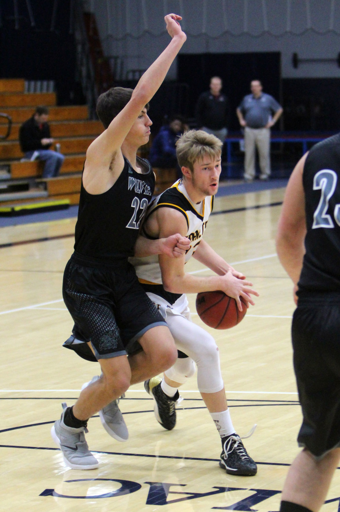 Cadott vs Elmwood/Plum City at UW-Stout 12-1-18